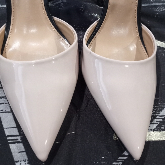 Express Heels - Picture 12 of 14